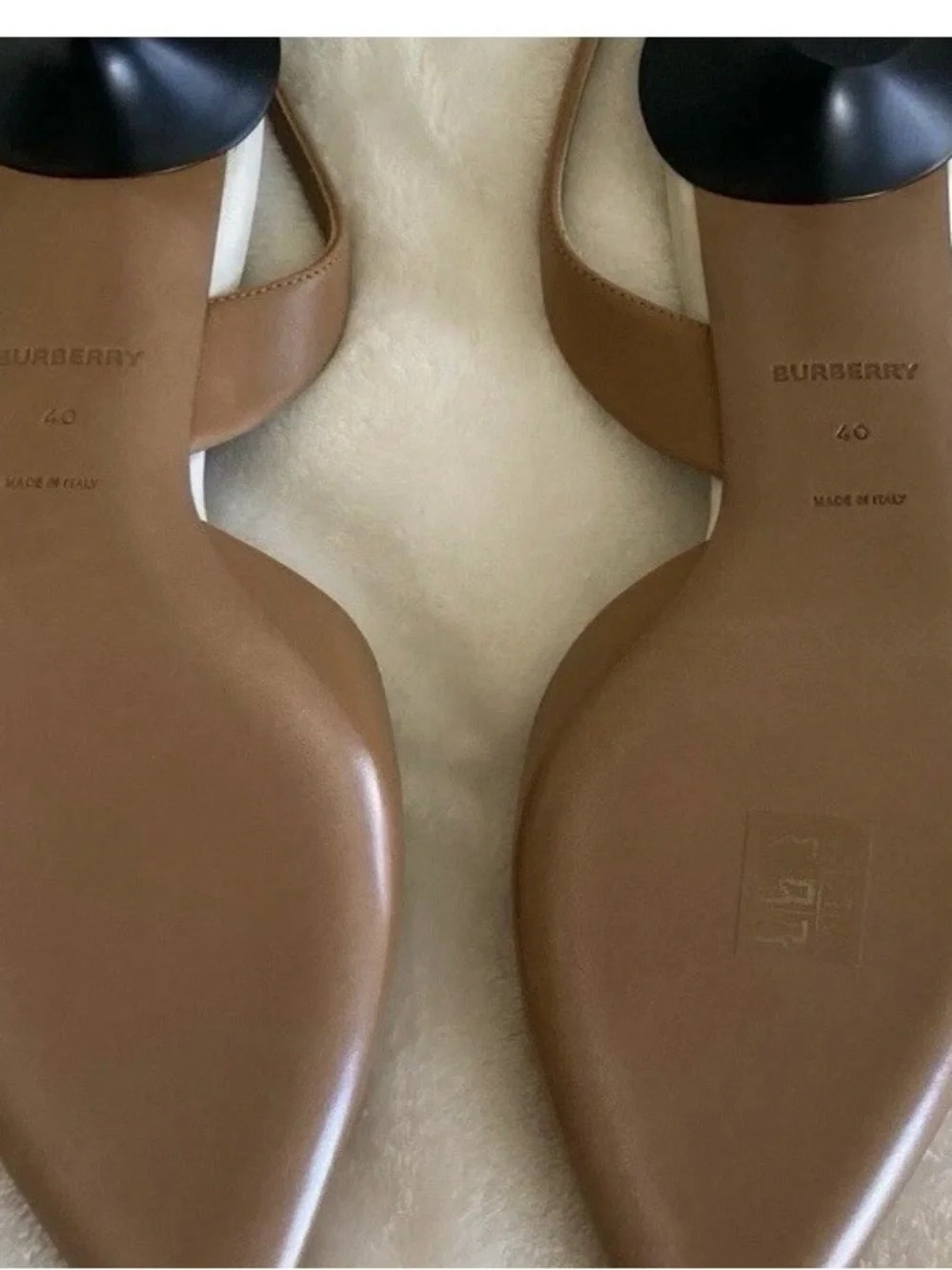 Burberry Leticia Women's Slingback Pointed-Toe kitten heel Pumps in Tan size 40